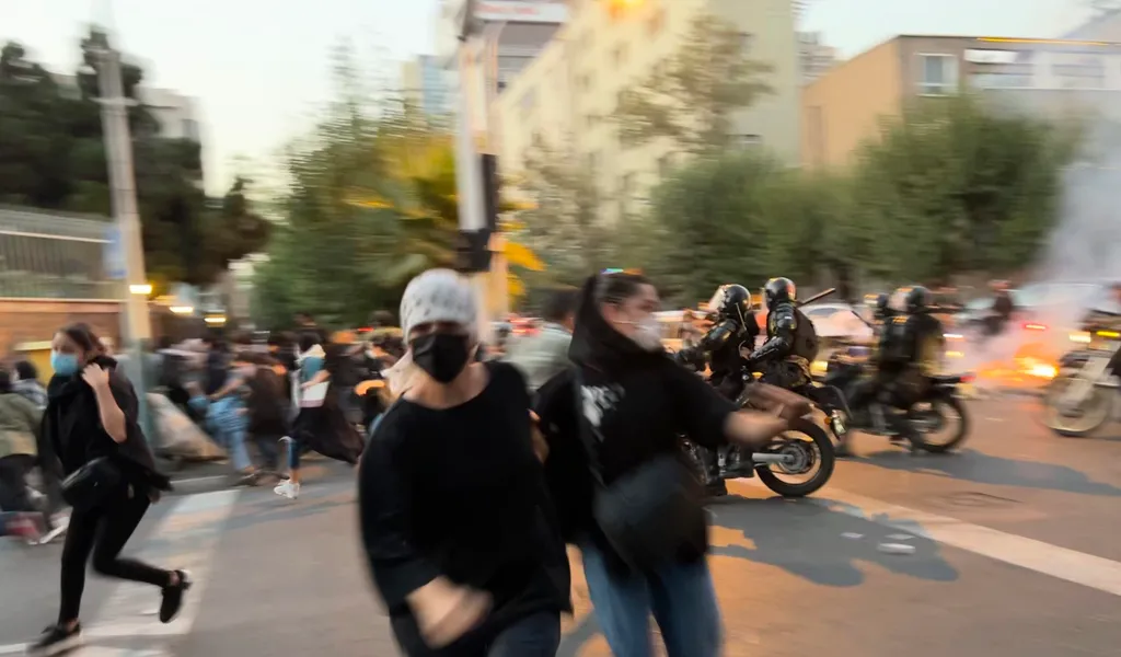 Frauen demonstrieren in Teheran
