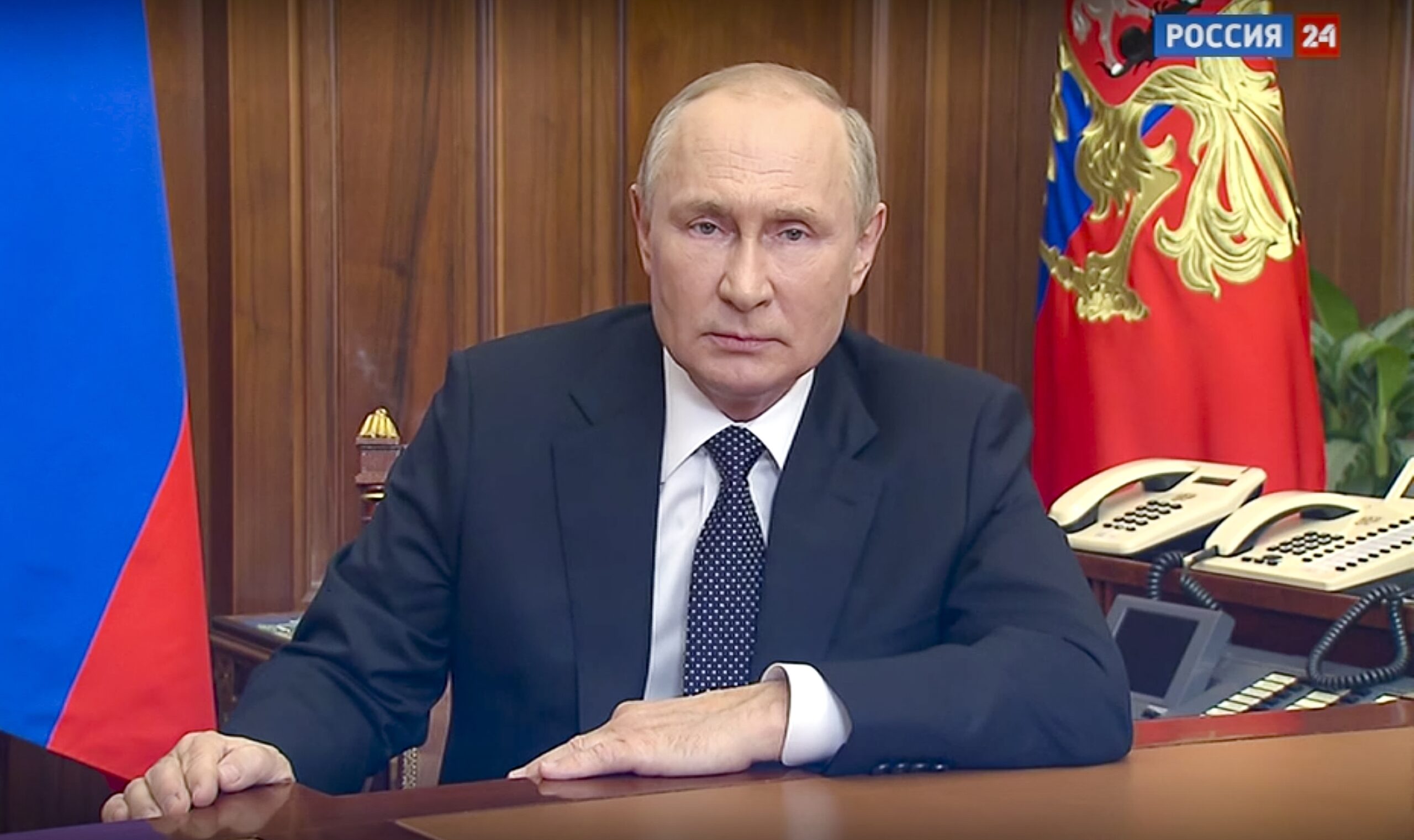 Standbild der Fernsehansprache, Putin guckt ernst in die Kamera