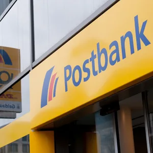 Eingang einer Postbank.