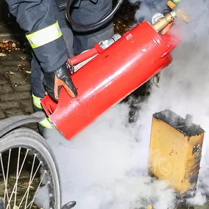 Von einem brennenden Akku geht eine hohe Gefahr aus (Symbolfoto).