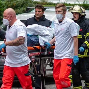 Arbeitsunfall an Villa in Harvestehude – Mann schwer verletzt