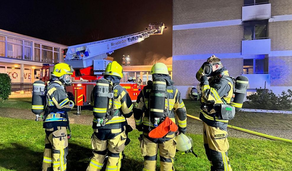 Feuer in Studenten Hochhaus bei Hamburg