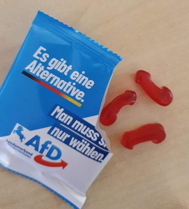 Pfeil oder Penis? Die AfD hat misslungene Gummibärchen produzieren lassen.