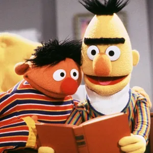Beste Freunde seit fünfzig Jahren und echte Kultfiguren: Ernie (l.) und Bert.