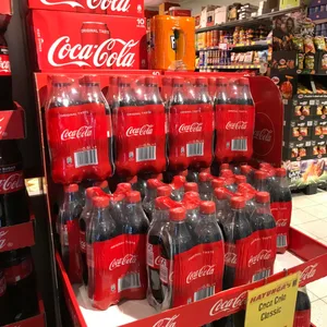 Cola im Regal