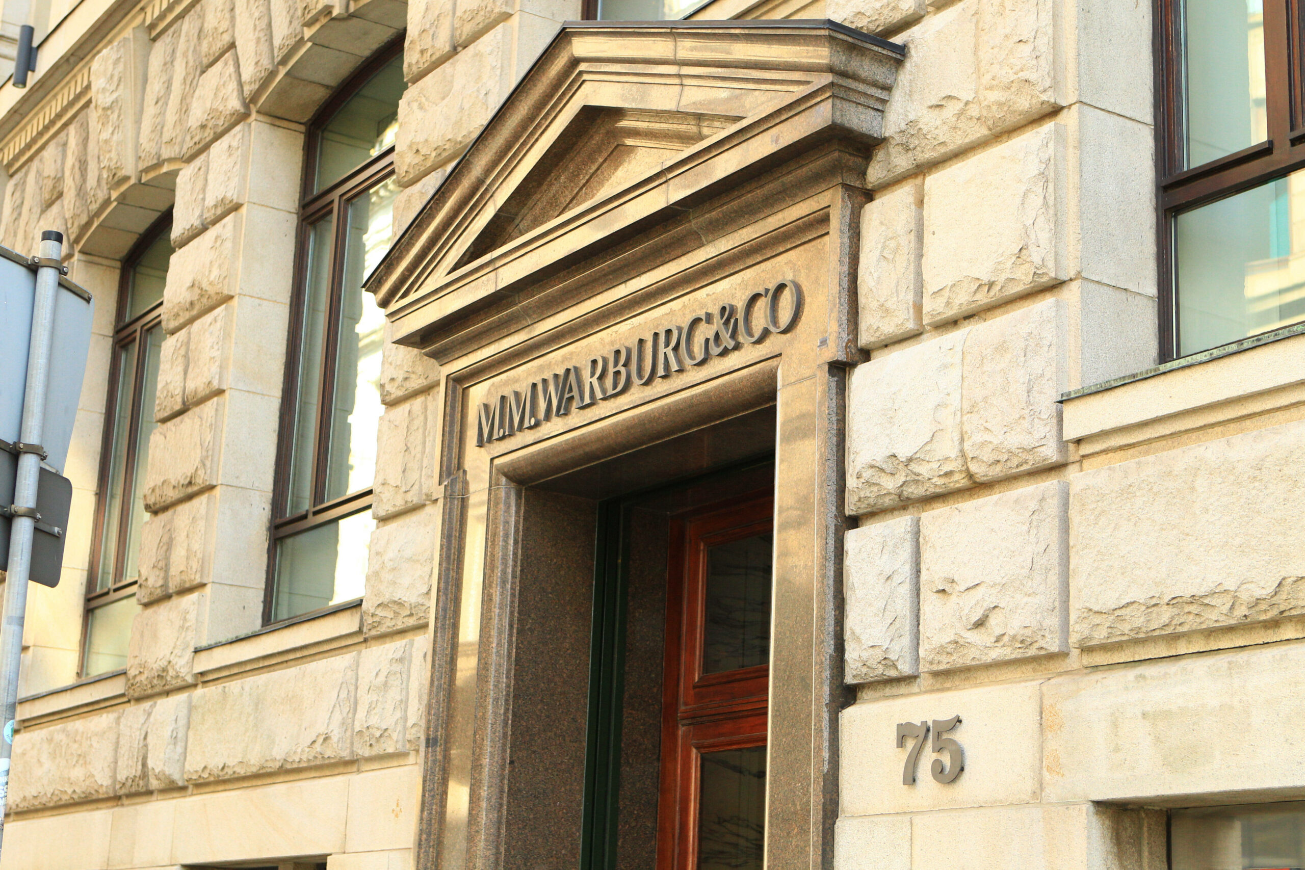 Der Hauptsitz des privaten Bankhauses M.M.Warburg & CO in der Ferdinandstraße 75 in Hamburg.
