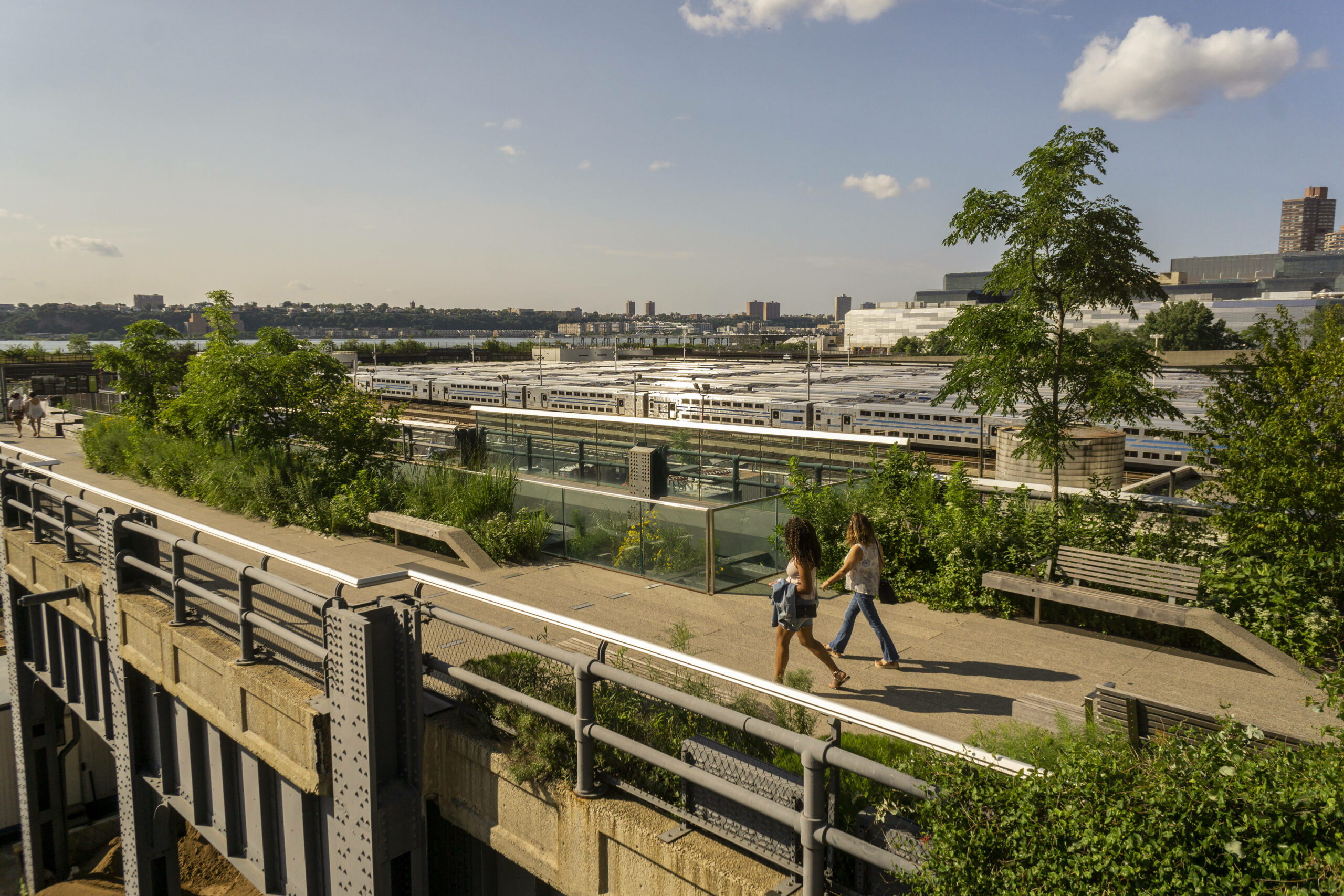 Der High-Line Park in New York war früher eine Gütertrasse – und ist inzwischen ein beliebtes Touristen-Highlight.
