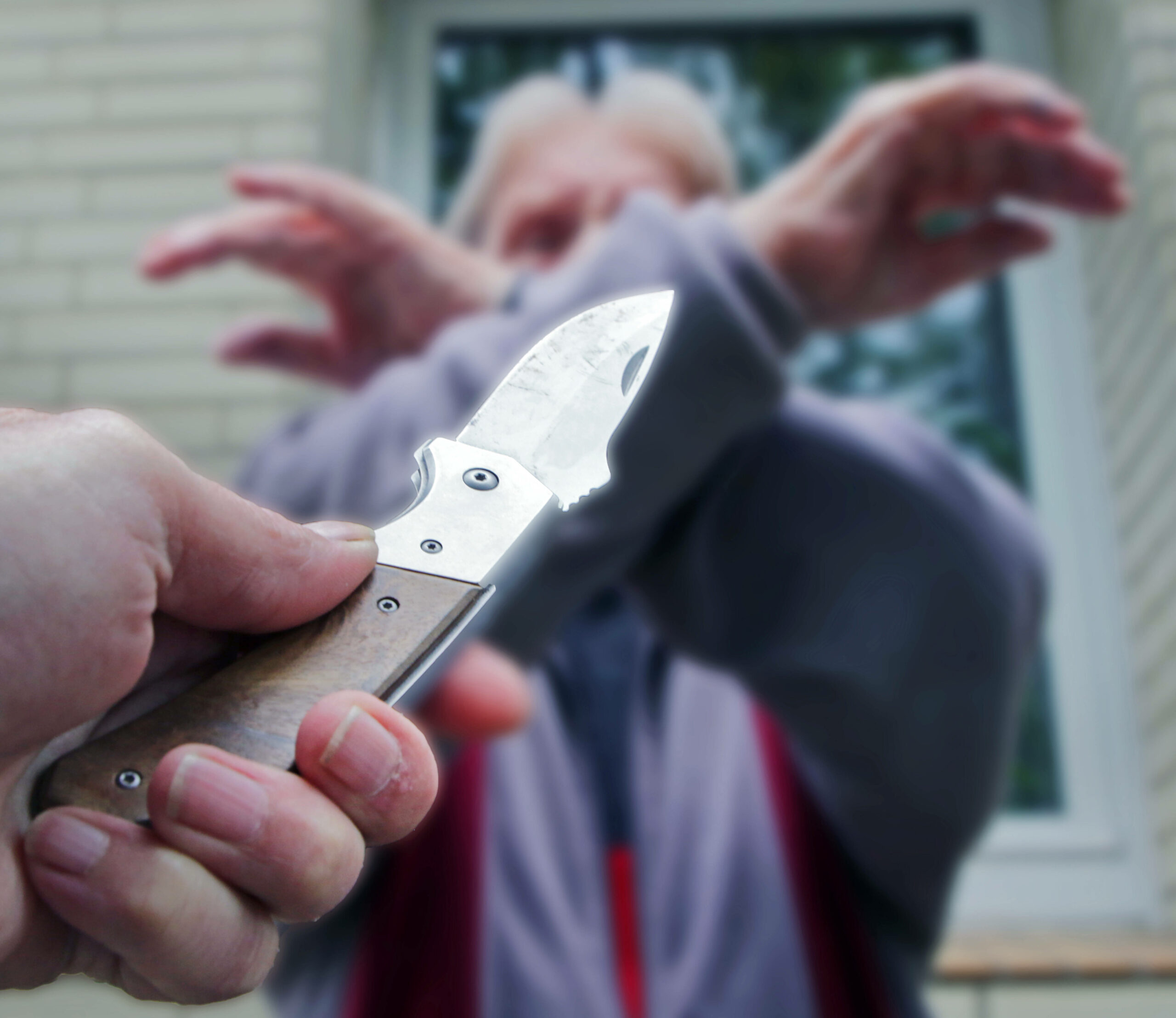 Messerattacke auf einen älteren Mann.