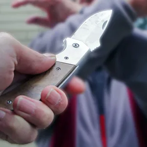 Messerattacke auf einen älteren Mann.