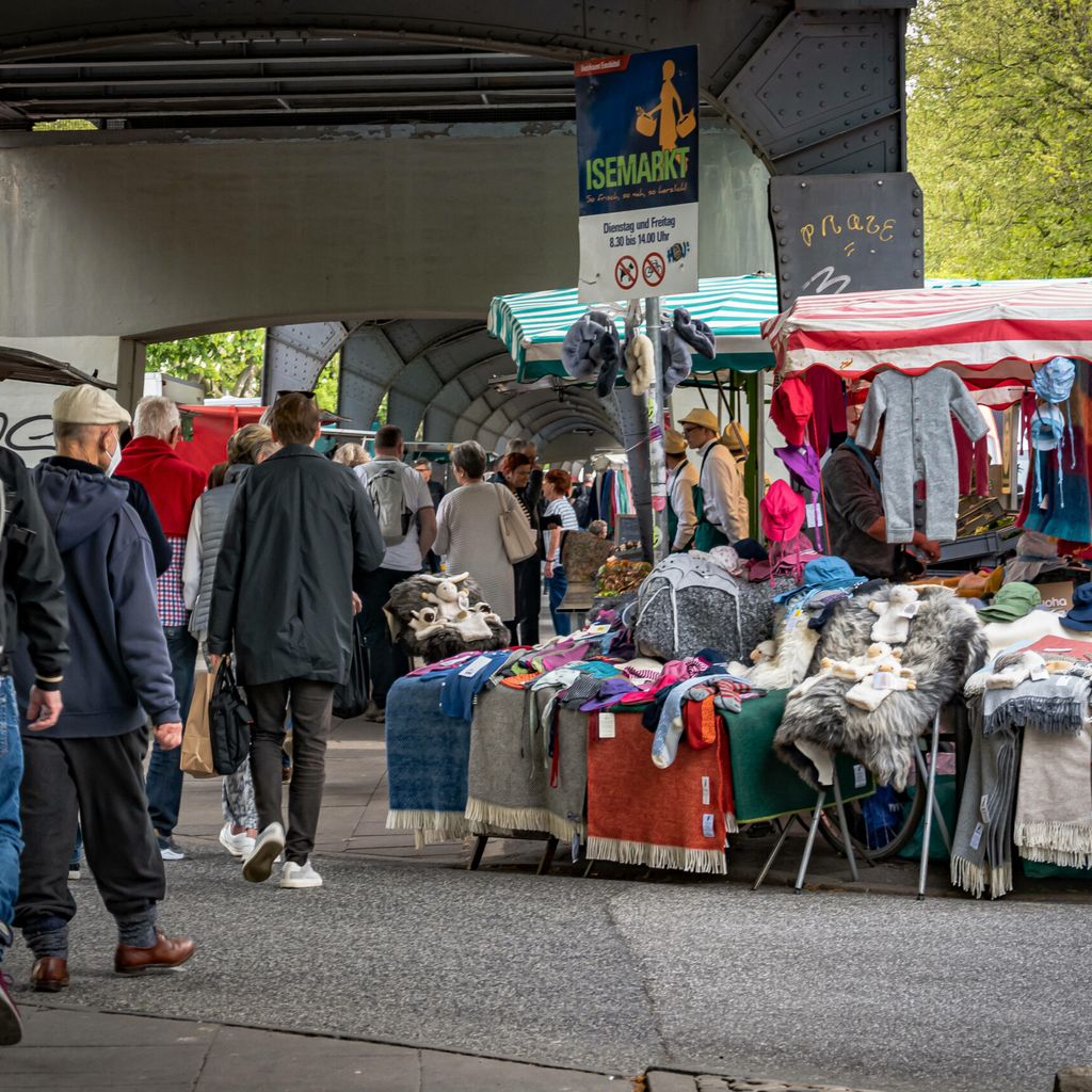Am Sonntag findet in der Isestraße ein Flohmarkt statt. (Symbolbild)