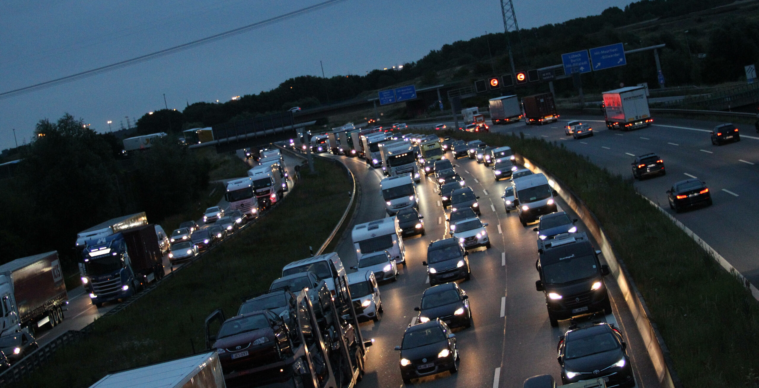 Achtung Staugefahr! Am Wochenende ist die A1 teilweise gesperrt.