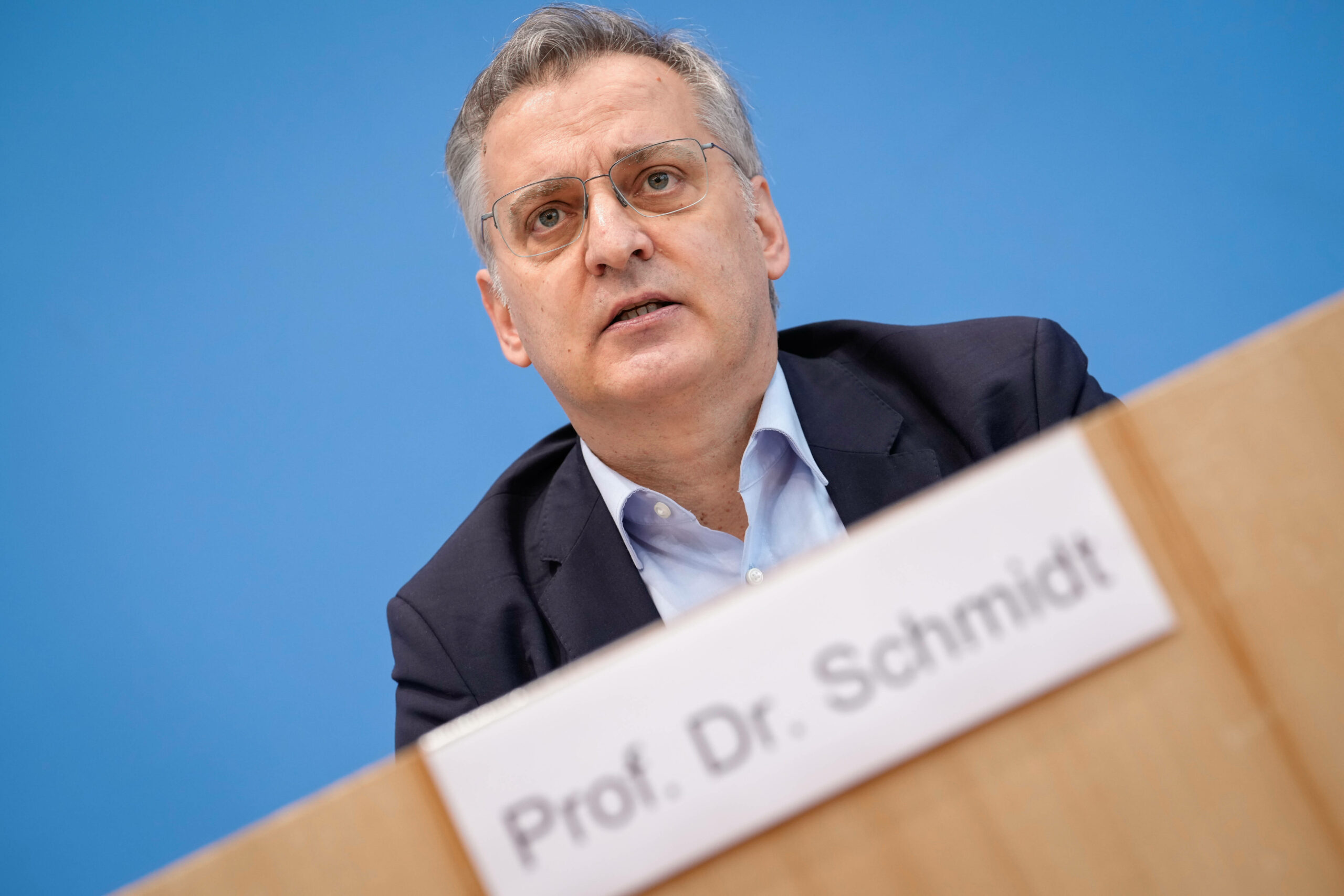 Torsten Schmidt vom Leibniz-Institut für Wirtschaftsforschung stellte im Berlin die gemeinsame Herbstprognose der Wirtschaftsforschungsinstitute vor.
