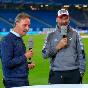 Kult-Trainer Peter Neururer (l.) und HSV-Coach Tim Walter