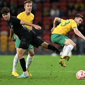 Connor Metcalfe (r.) hinterließ bei Australiens Siegen gegen Neuseeland eine Bewerbung für dem WM-Kader.