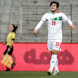 Der iranische Nationalspieler Sardar Azmoun äußerte sich regimekritisch über den Tod von Mahsa Amini.