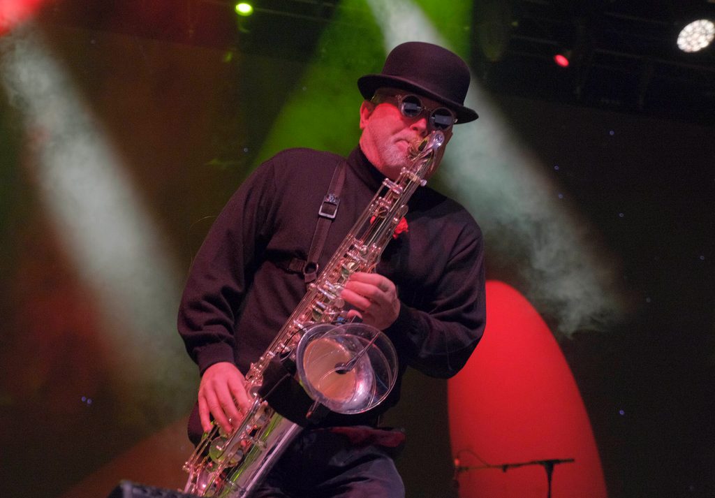 Lee Thomson am Saxofon.