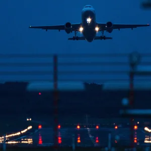 Am Hamburger Airport herrscht ein Nachtflugverbot – Ausnahmen gibt es aber relativ häufig.
