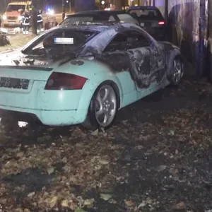 An dem Audi TT entstand durch den Brand Totalschaden