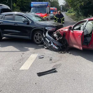 An beiden Fahrzeugen entstand Totalschaden.