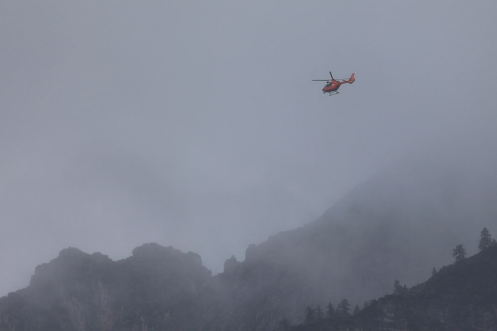 Mit einem Hubschrauber suchte die Bergwacht bereits in den vergangenen Tagen nach dem vermissten 24-Jährigen.