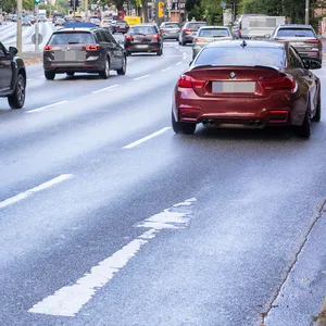 Die Wandsbeker Chaussee ist derzeit durchgängig dreispurig – könnte sich das bald ändern?