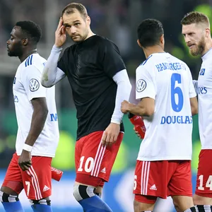 Pierre-Michel Lasogga (2. v. l.) schlug einige Angebote aus.