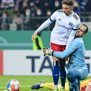 Gegen den KSC ging es für Sonny Kittel und den HSV zuletzt immer zur Sache.
