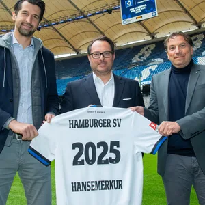 Jonas Boldt, Eric Bussert von HanseMerkur und Dr. Thomas Wüstefeld