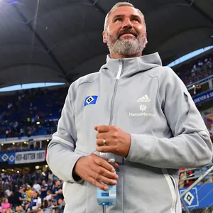 Tim Walter wird in Kiel zum 50. Mal auf der HSV-Bank sitzen.