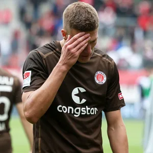 Jakov Medic war nach dem Abpfiff in Regensburg sichtlich bedient.