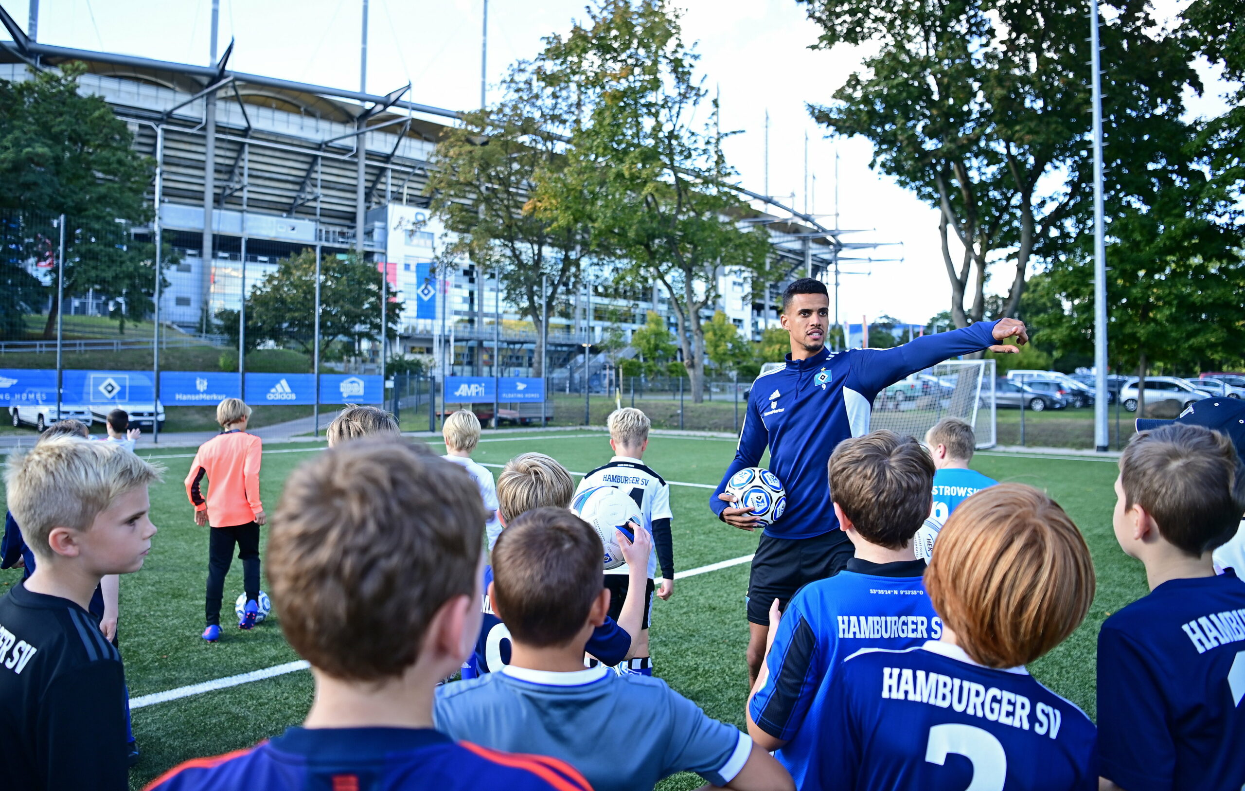 Robert Glatzel mit Kindern