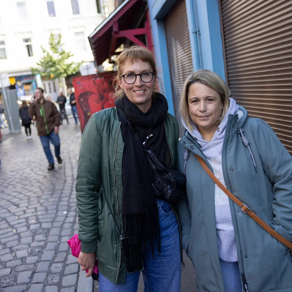 Jessica (46) aus Quickborn und Svenja (40) aus Elmshorn: „Schade, dass die Prostituierten heute nicht hier sind.“