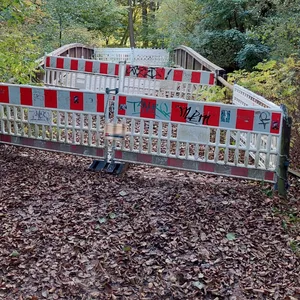 Die alte Brücke im Hamburger Stadtpark ist seit Monaten gesperrt.