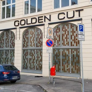 Das „Golden Cut“ am Holzdamm (St. Georg).