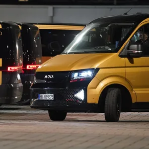 Die Elektro-Shuttles von Moia sind seit 2023 offiziell mit dem öffentlichen Personennahverkehr verzahnt.