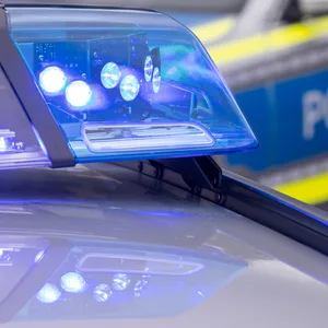Polizeiwagen im Einsatz (Symbolfoto)