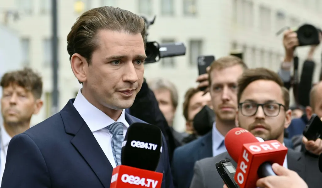 Ex-Kanzler Sebastian Kurz wird von Journalisten befragt