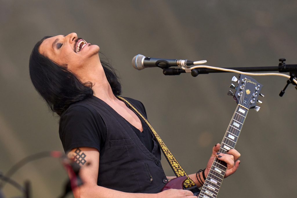 Frontmann Brian Molko tritt mit seiner Band „Placebo“ auf. (Archivfoto)