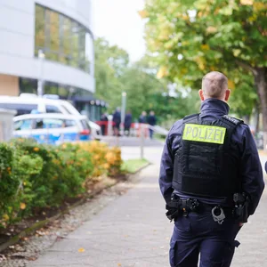 Ein Beamter der Berliner Polizei (Symbolbild).