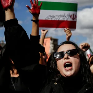 Zeichen der Solidarität: Auch in Italien protestieren Frauen gegen das iranische Regime.