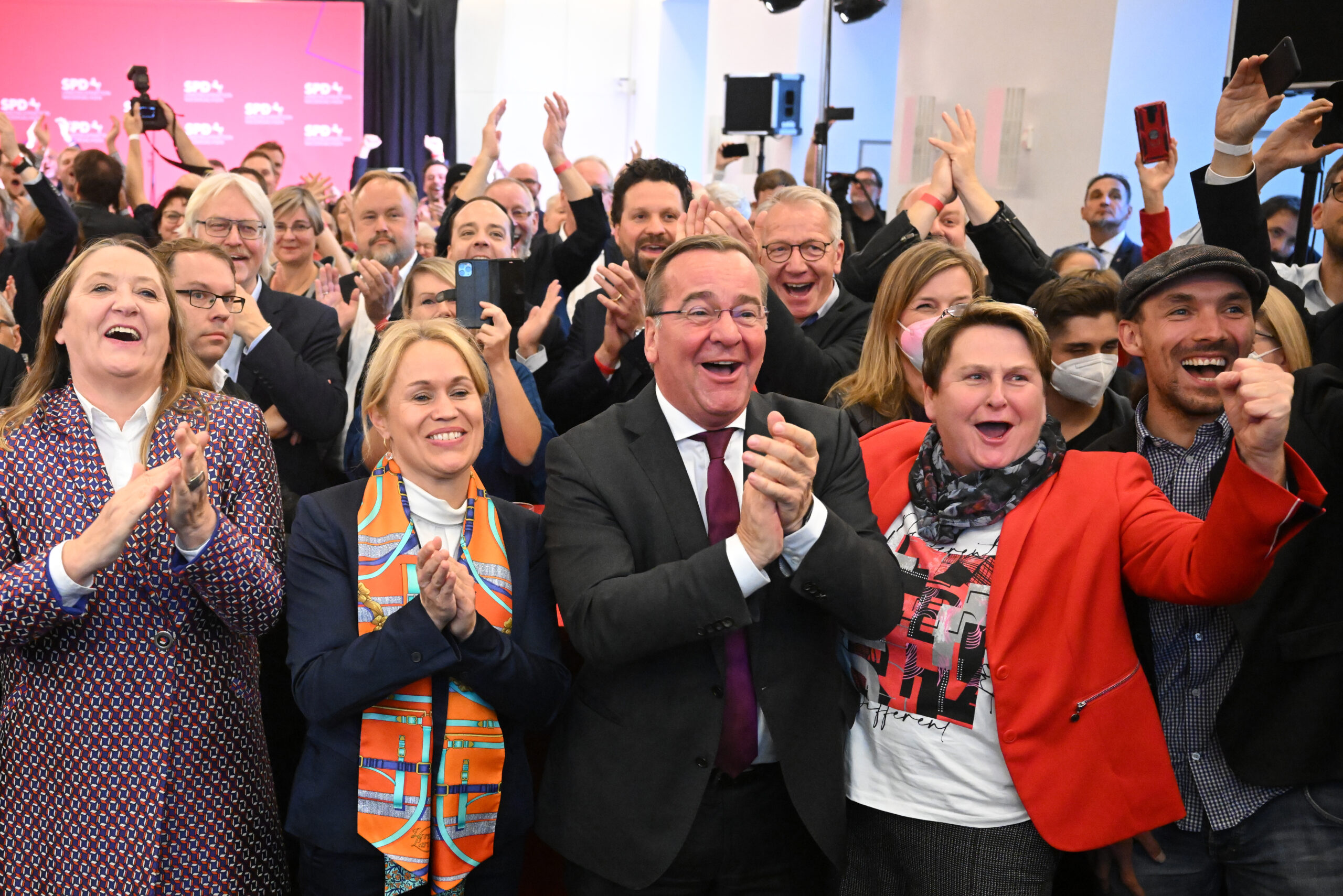 Leichte Verluste? Egal: Bei der SPD herrschte als Wahlsiegerin in Niedersachsen trotzdem Jubel-Stimmung.