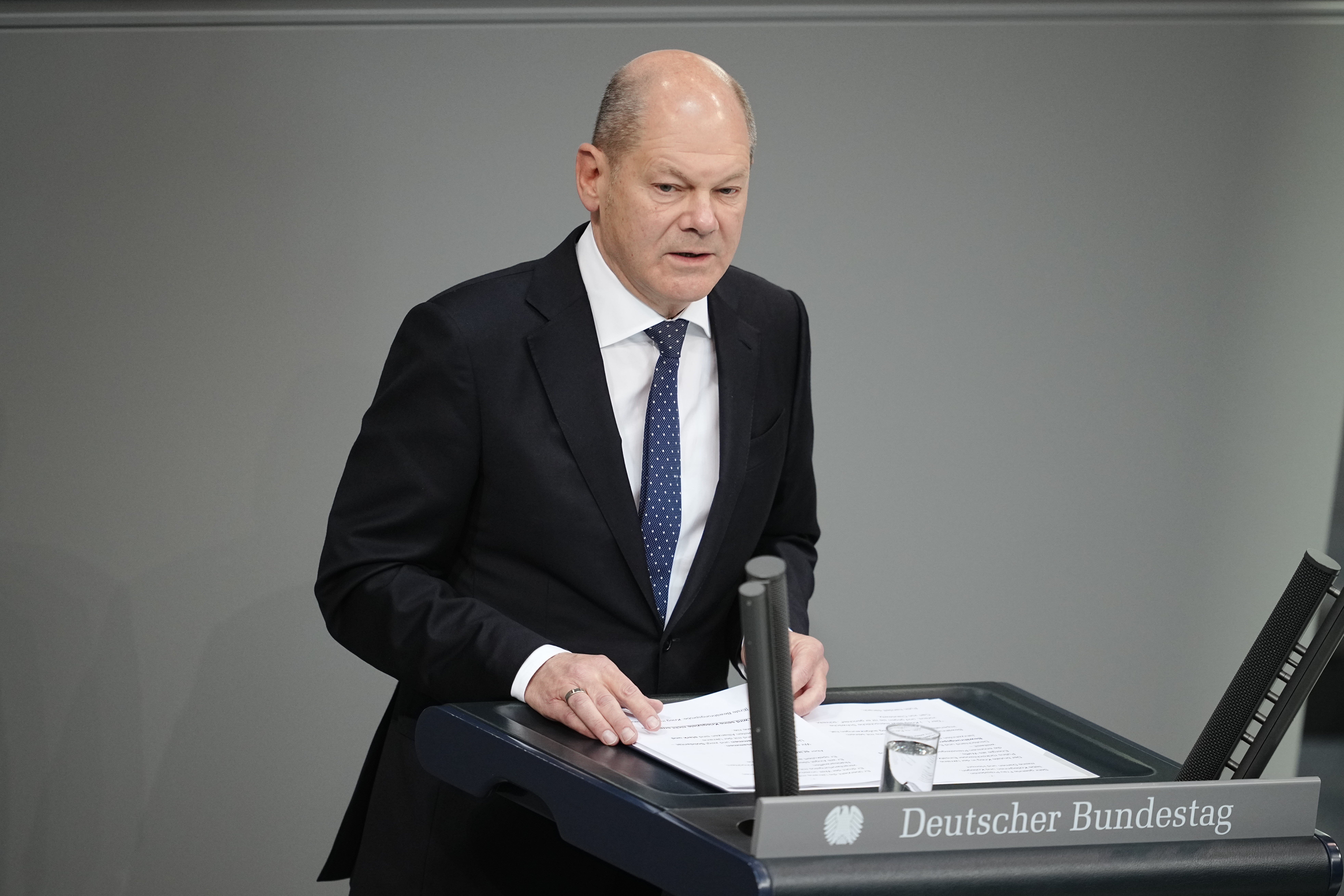 Bundeskanzler Olaf Scholz (SPD) ist unter Druck wegen des Deals mit dem chinesischen Investor.