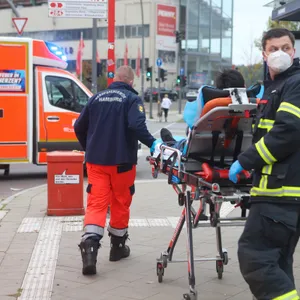 Bus muss Notbremsung einleiten – vier Fahrgäste verletzt