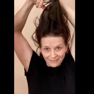 Schauspielerin Juliette Binoche im Instagram-Video.
