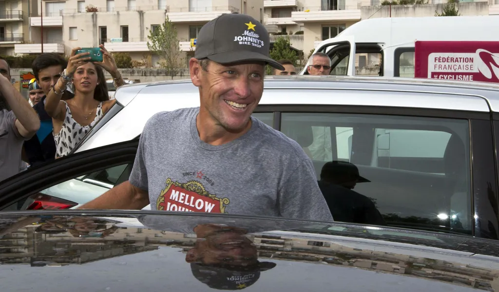 Lance Armstrong fiel 2012 wegen massiven Doping-Betrugs in Ungnade. Sein damaliger Jäger fordert nun Vergebung für den US-Amerikaner.