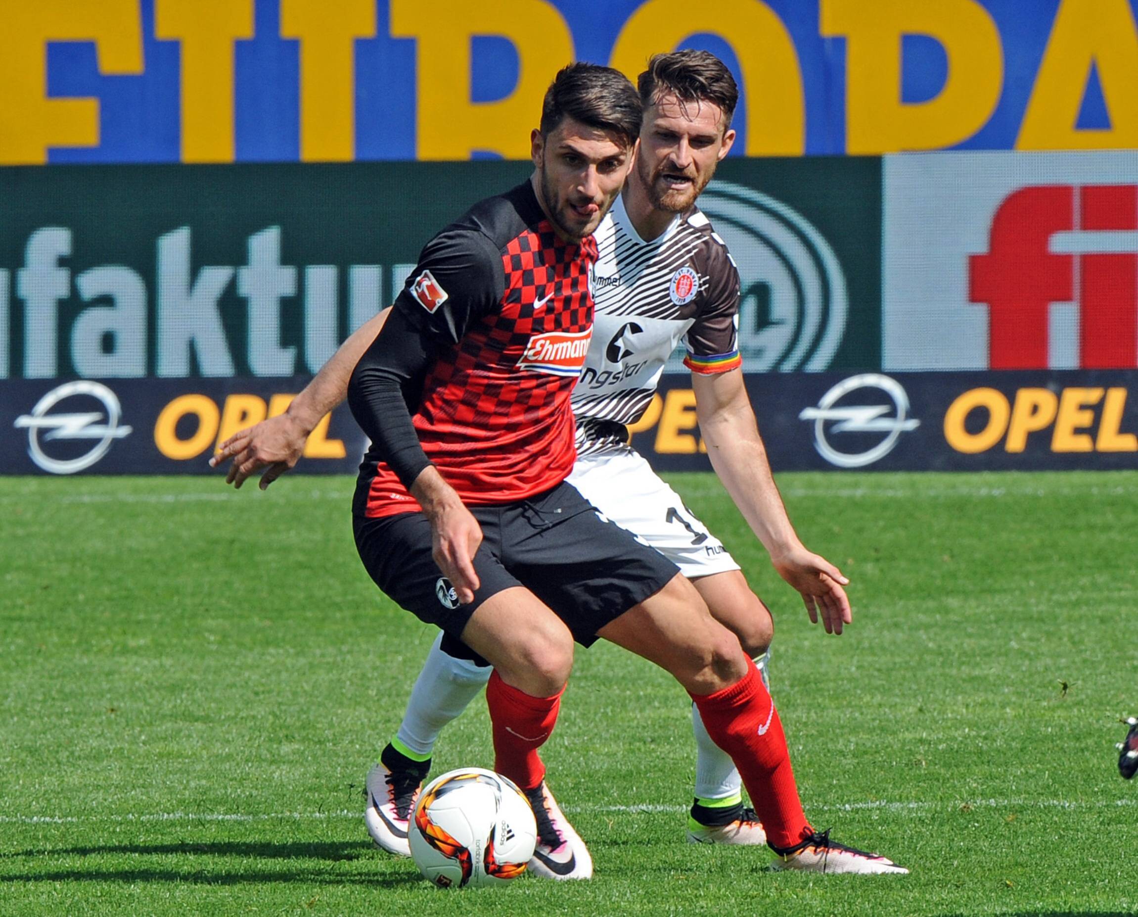 Enis Alushi verlor mit dem FC St. Pauli 2016 in Freiburg mit 3:4, Vincenzo Grifo war damals schon für den SC aktiv.