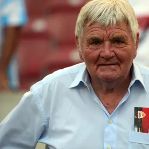 Ex-VfB-Trainer Jürgen Sundermann (hier ein Bild aus dem August 2018) wurde 82 Jahre alt.