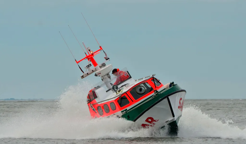 Seenotretter haben am Sonntag einen Kitesurfer von einem Pegelturm vor Norderneys Küste geholt (Archivfoto).