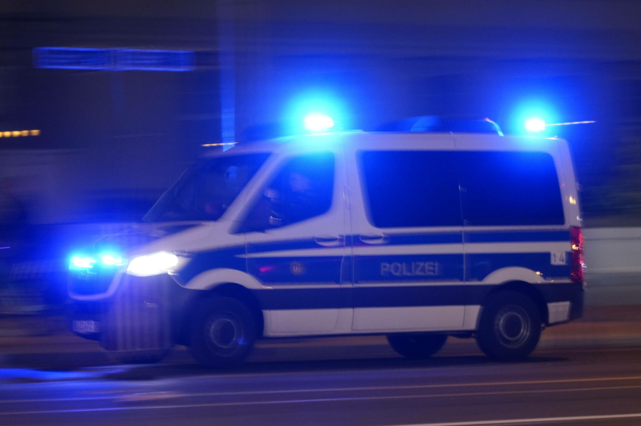 Als ein Streit in Glückstadt eskaliert, schoss ein 64-Jähriger auf seinen 33-jährigen Sohn. (Symbolbild)