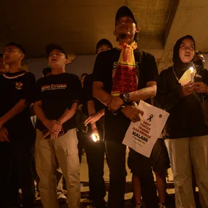 Trauernde Fans nach der Katastrophe in Indonesien